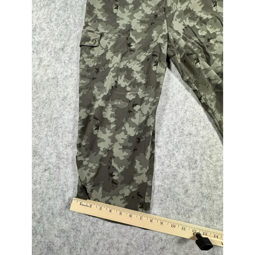 Eddie Bauer Travex Pants Womens 14 Green Camo Capri Stretch Ruched Lightweight